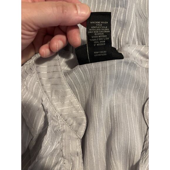 Lane Bryant Women's Gray Ruffle Front Button 3/4 Sleeve Sheer Tunic Size 18/20 - Picture 4 of 7